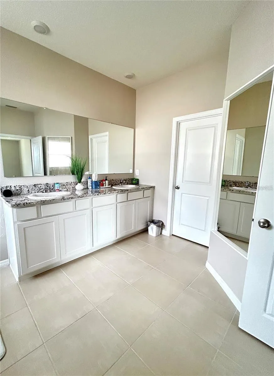 6853 SE 3RD LOOP ocala, FL 34472