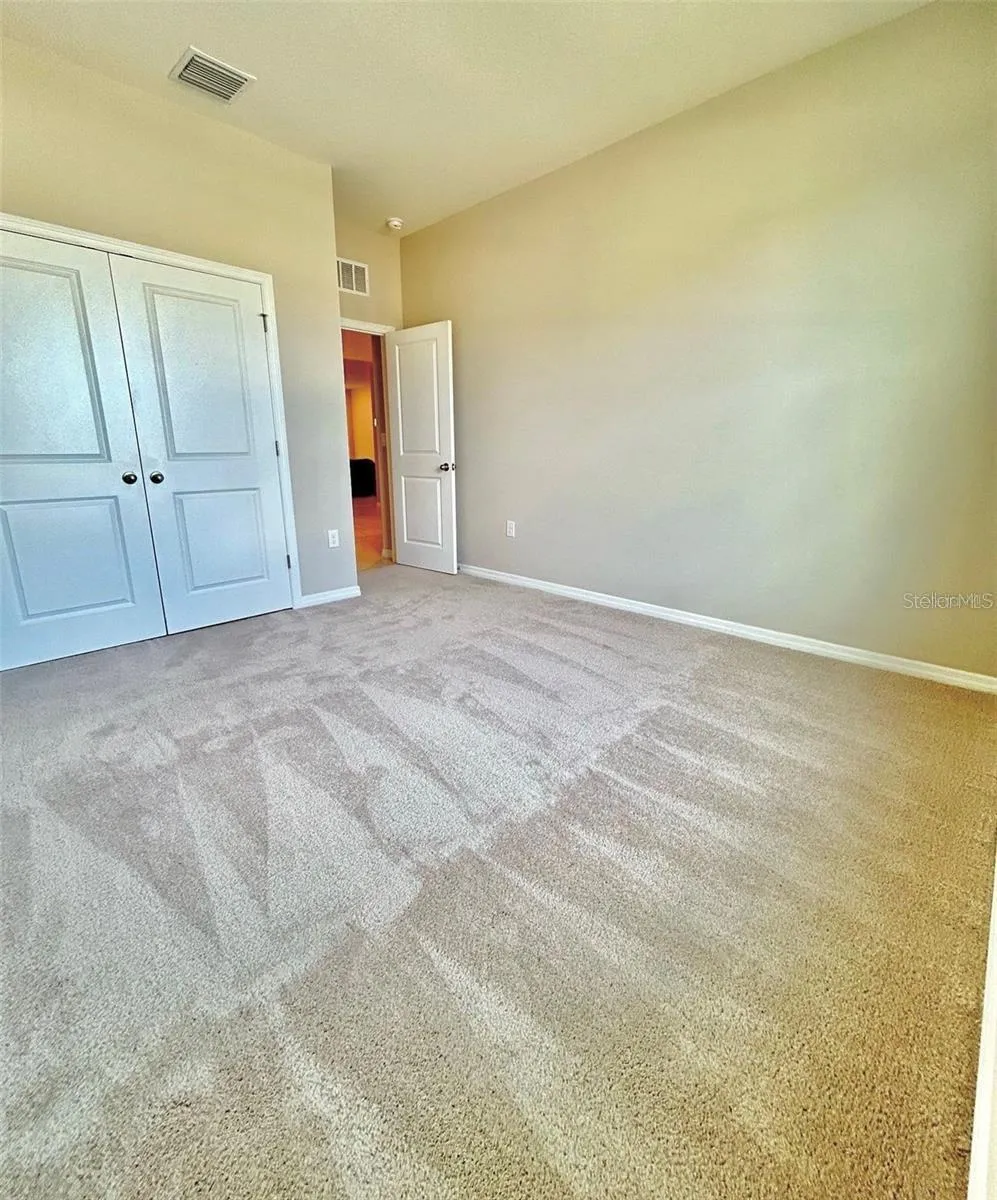 6853 SE 3RD LOOP ocala, FL 34472