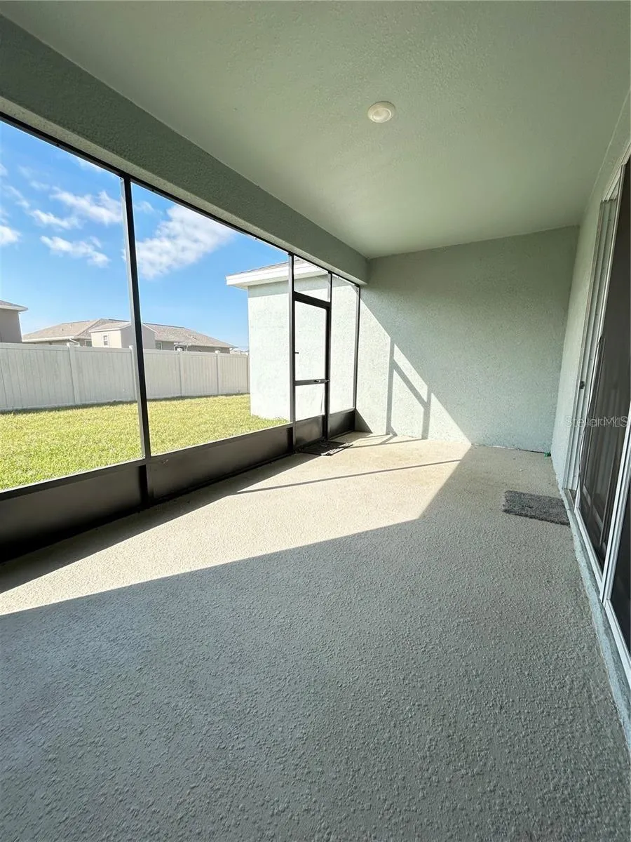 6853 SE 3RD LOOP ocala, FL 34472