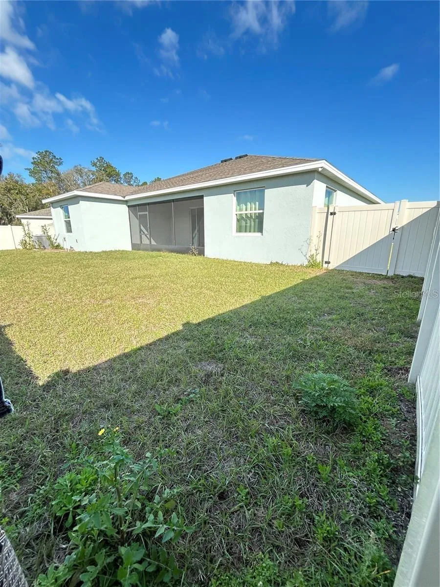 6853 SE 3RD LOOP ocala, FL 34472