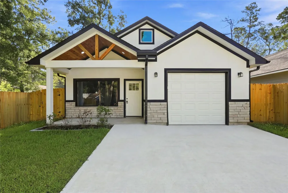 18434 Fannin Road Willis, TX 77378