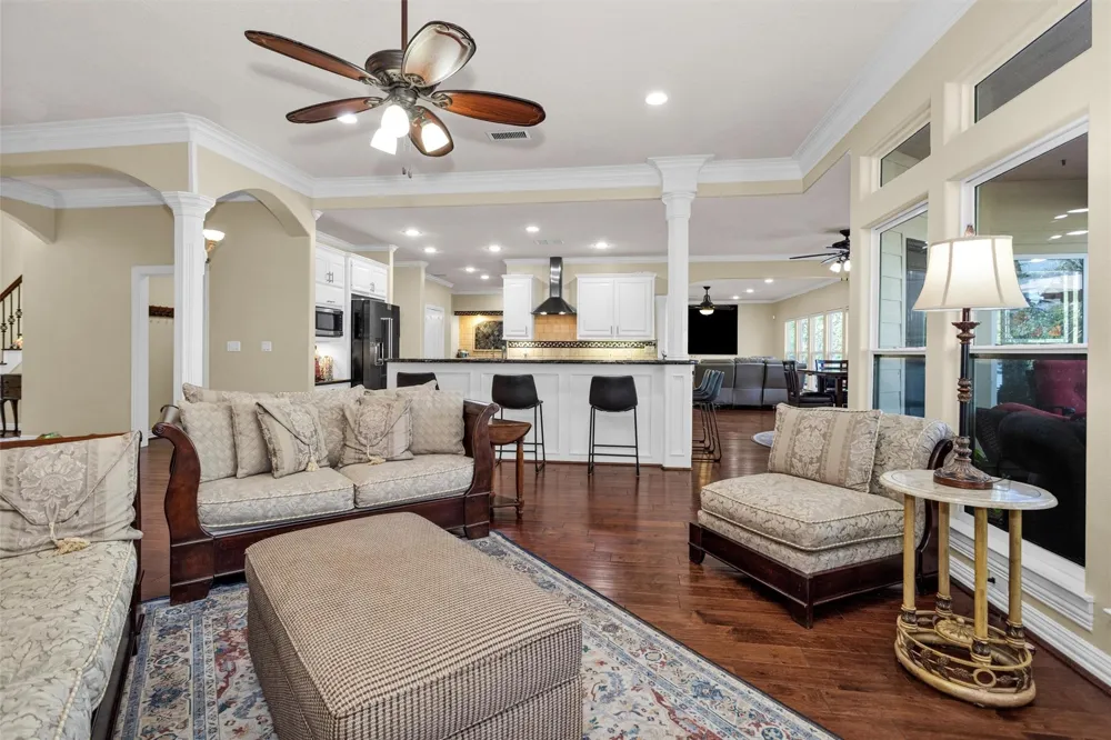 1502 Wimbledon Drive Huntsville, TX 77340