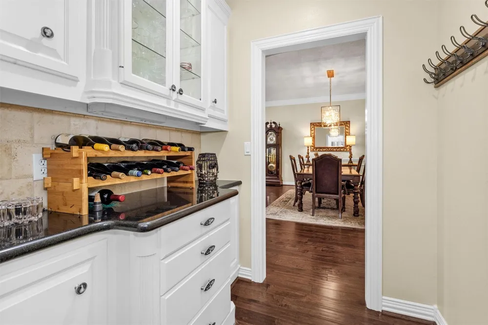 1502 Wimbledon Drive Huntsville, TX 77340