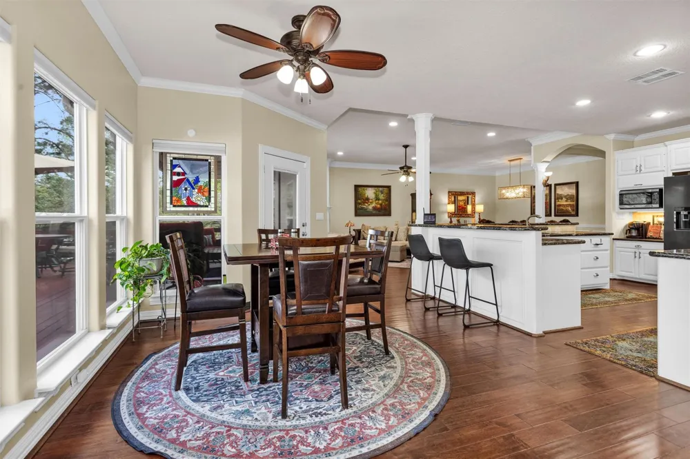 1502 Wimbledon Drive Huntsville, TX 77340