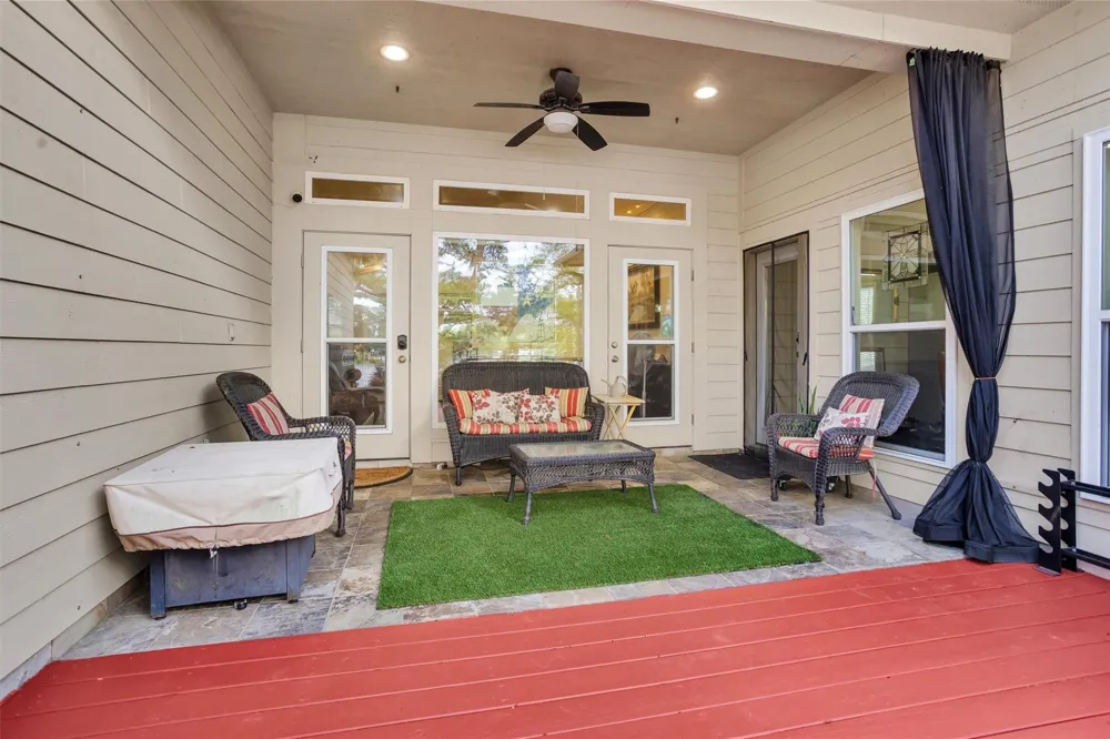 1502 Wimbledon Drive Huntsville, TX 77340