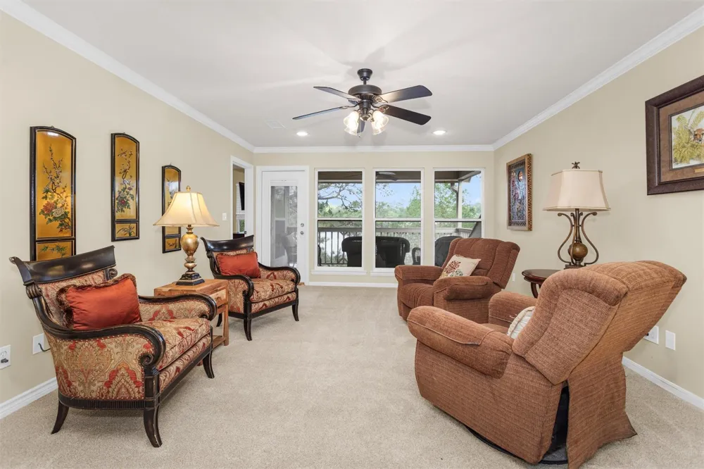 1502 Wimbledon Drive Huntsville, TX 77340