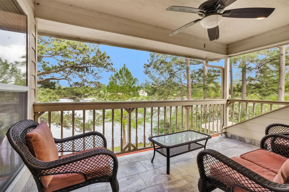 1502 Wimbledon Drive Huntsville, TX 77340