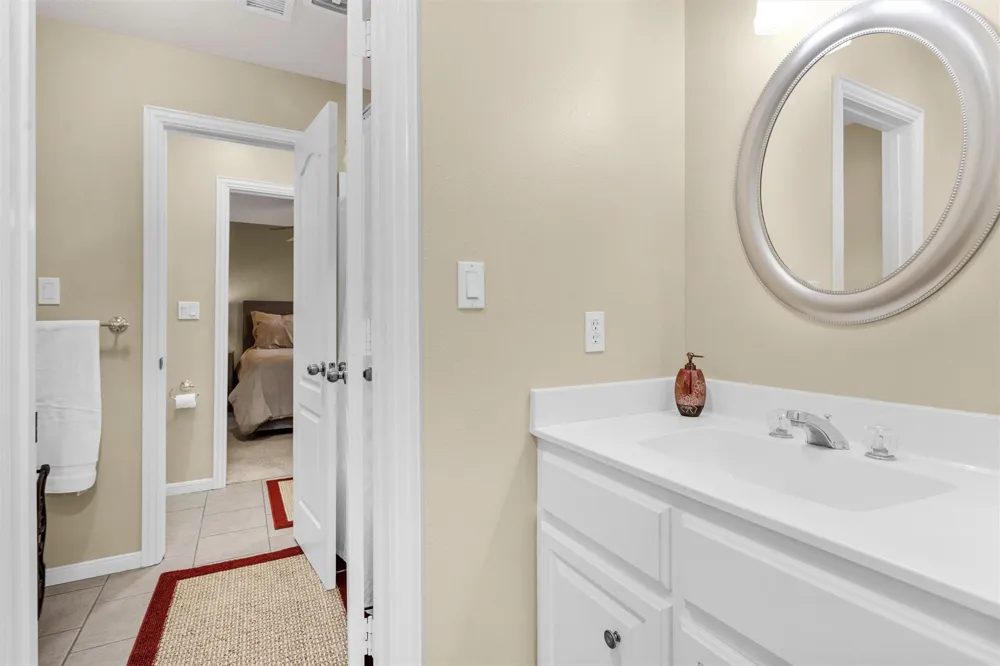 1502 Wimbledon Drive Huntsville, TX 77340