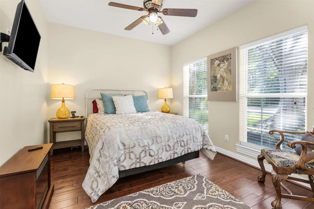 1502 Wimbledon Drive Huntsville, TX 77340