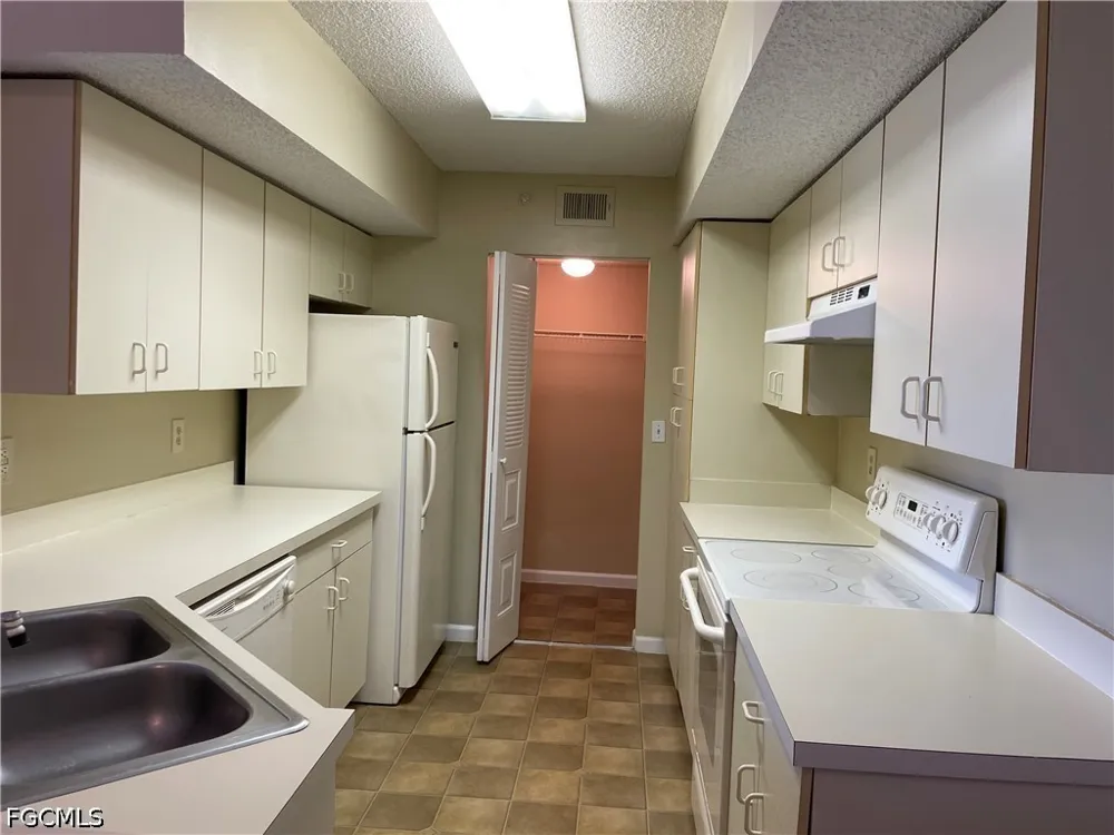 Eagle Ridge Drive #1527 Fort Myers, FL 33912