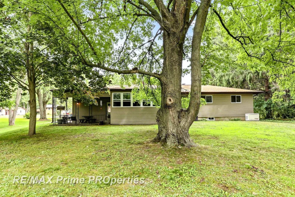 3942 Waltmar Drive Bridgeport Charter Township, MI 48722