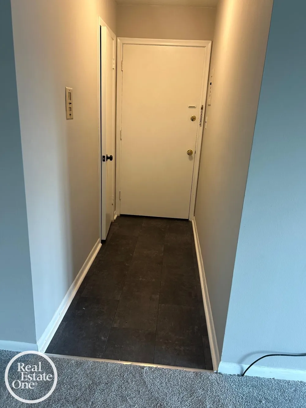 17560 Mack Avenue Grosse Pointe City, MI 48230