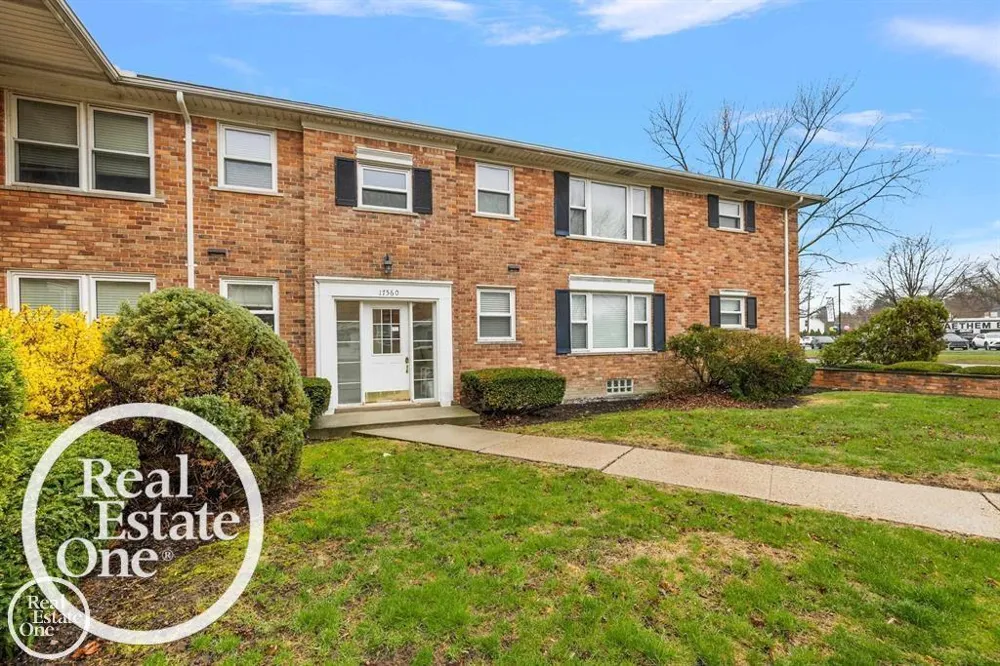 17560 Mack Avenue Grosse Pointe City, MI 48230