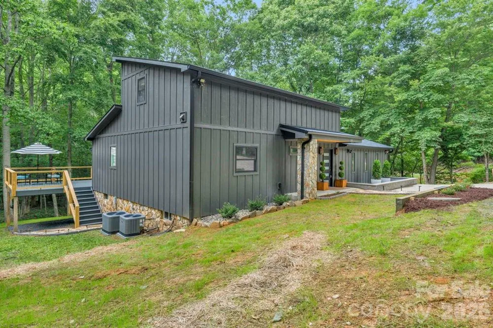 2281 Old Nc Highway 16 Highway Jefferson, NC 28640