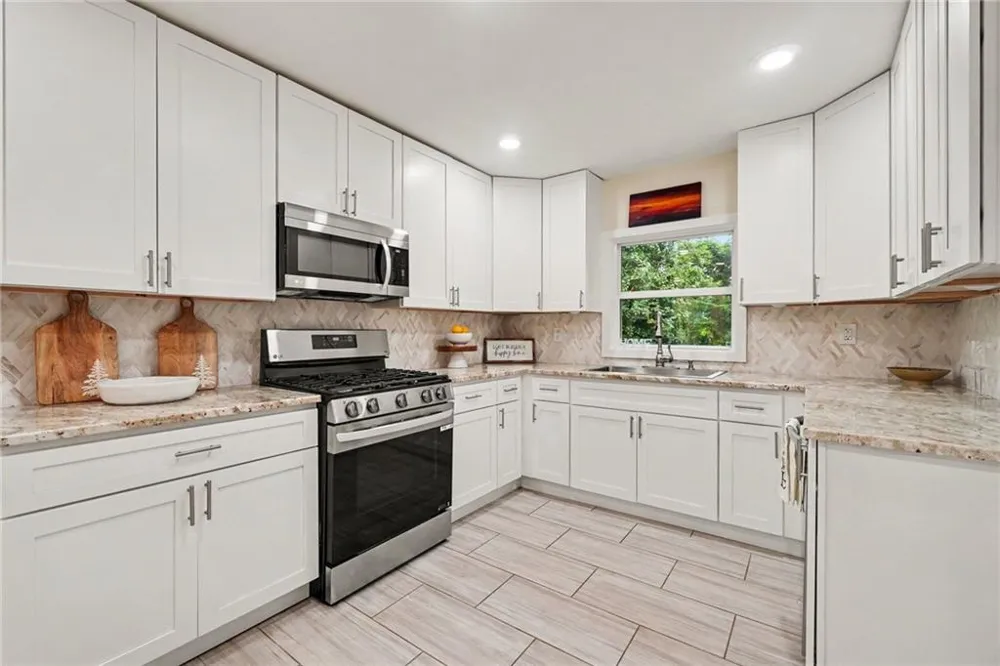 1657 Mcclelland Avenue East Point, GA 30344