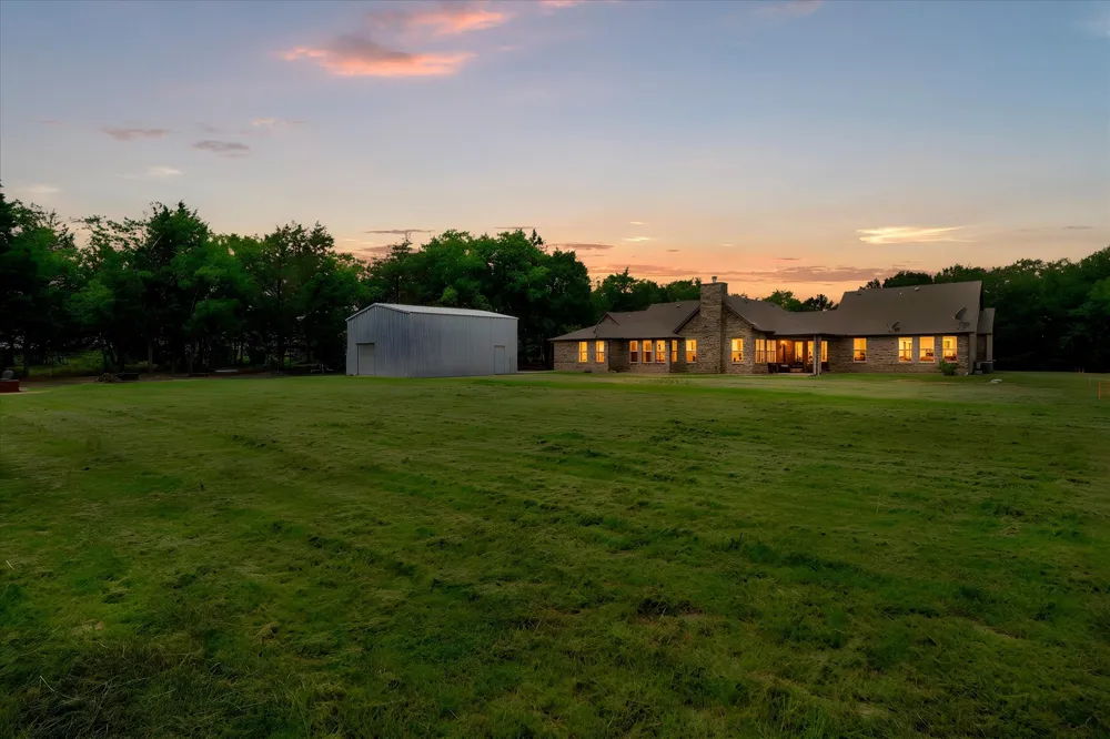 10551 County Road 155a Kaufman, TX 75142