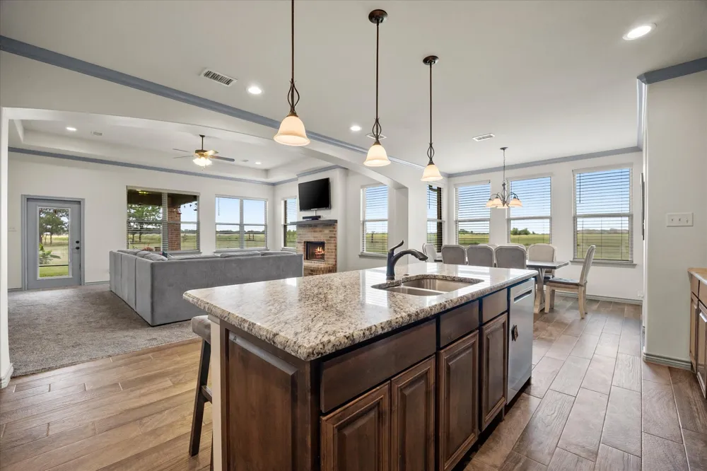10551 County Road 155a Kaufman, TX 75142