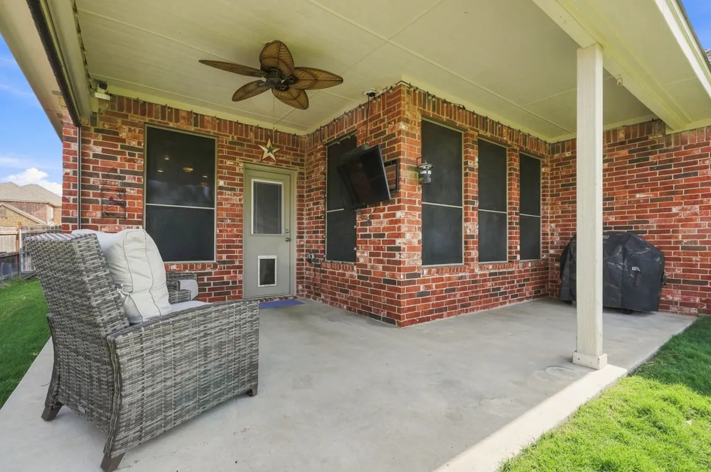 812 Peach Lane Burleson, TX 76028