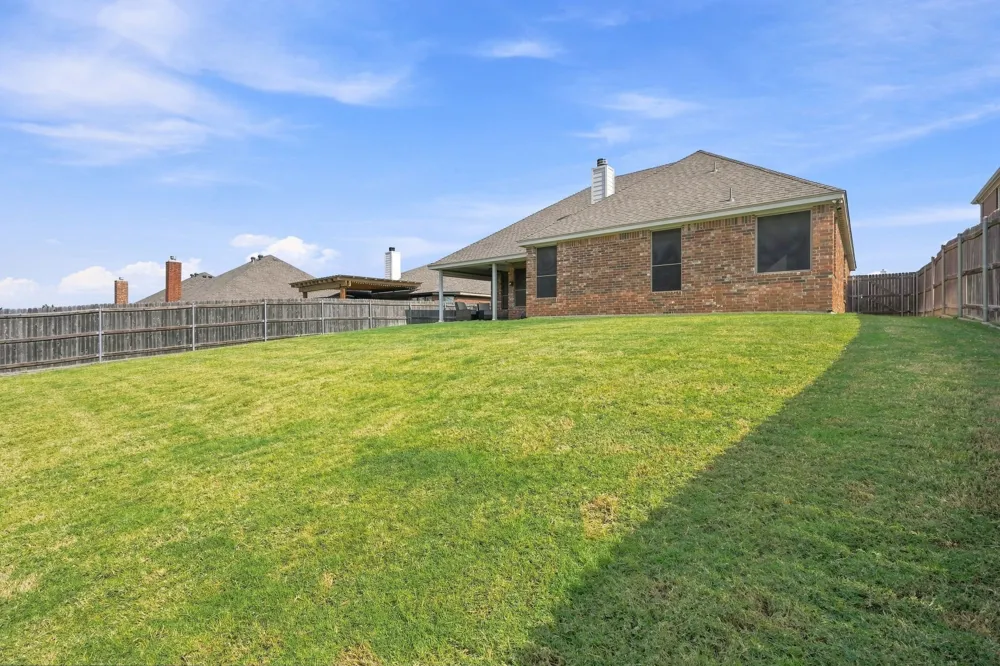 812 Peach Lane Burleson, TX 76028