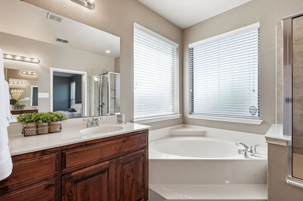 812 Peach Lane Burleson, TX 76028