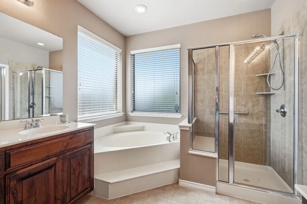812 Peach Lane Burleson, TX 76028
