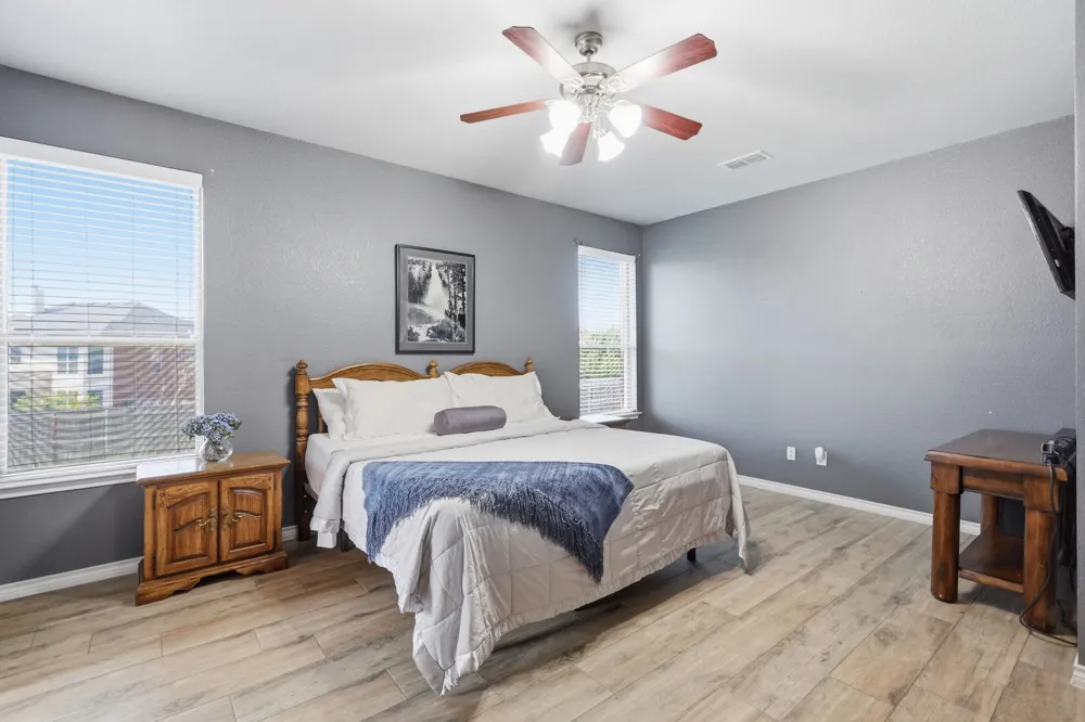 812 Peach Lane Burleson, TX 76028