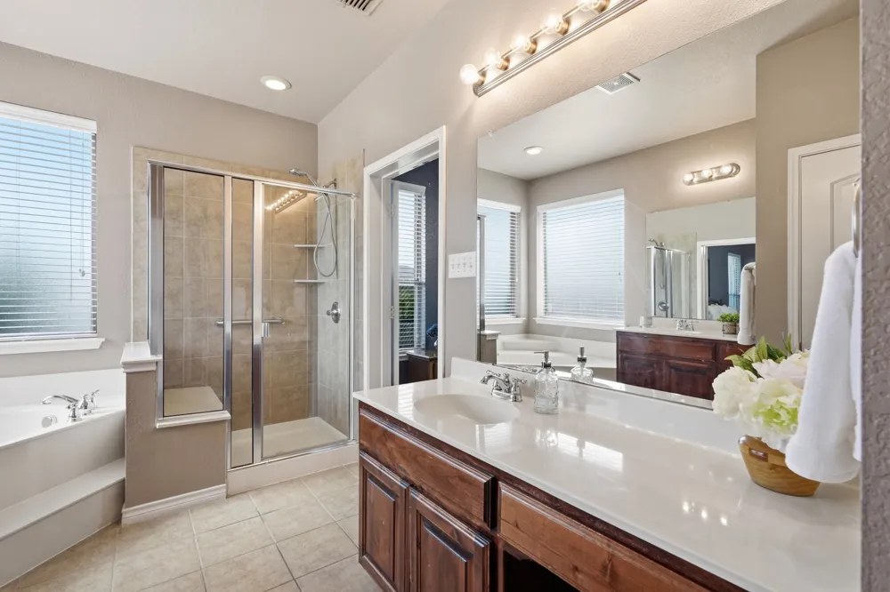 812 Peach Lane Burleson, TX 76028