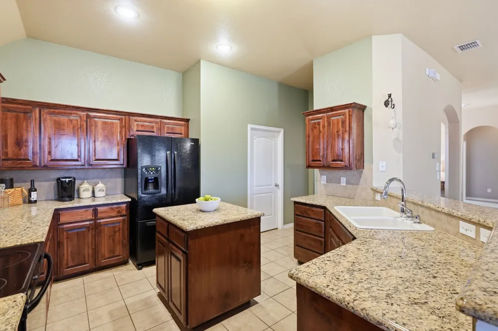 812 Peach Lane Burleson, TX 76028