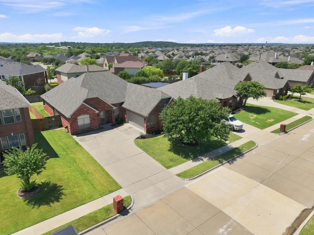 812 Peach Lane Burleson, TX 76028