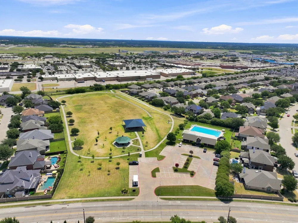 812 Peach Lane Burleson, TX 76028