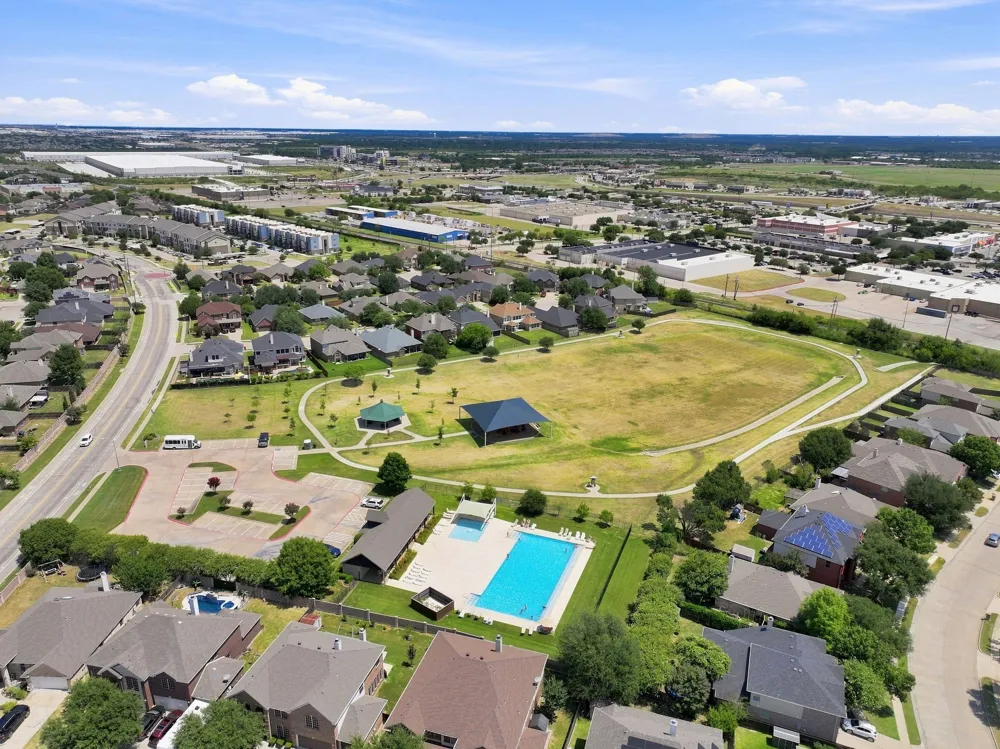 812 Peach Lane Burleson, TX 76028