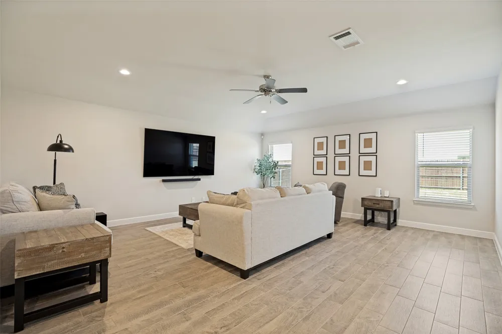 1337 Rolling Meadows Drive Cedar Hill, TX 75104