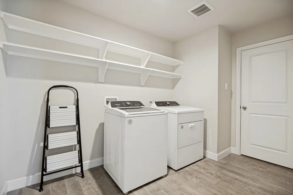 1337 Rolling Meadows Drive Cedar Hill, TX 75104