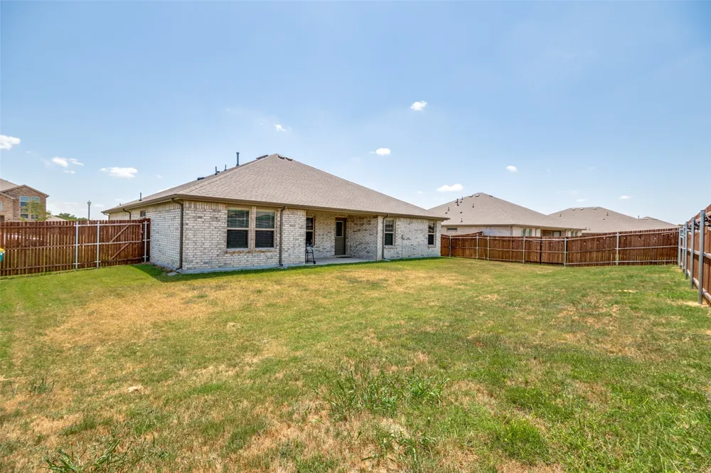 1337 Rolling Meadows Drive Cedar Hill, TX 75104