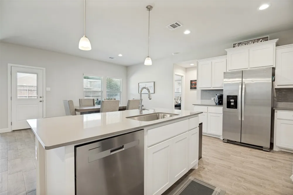 1337 Rolling Meadows Drive Cedar Hill, TX 75104