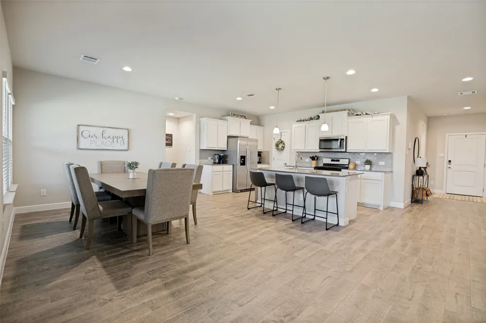 1337 Rolling Meadows Drive Cedar Hill, TX 75104