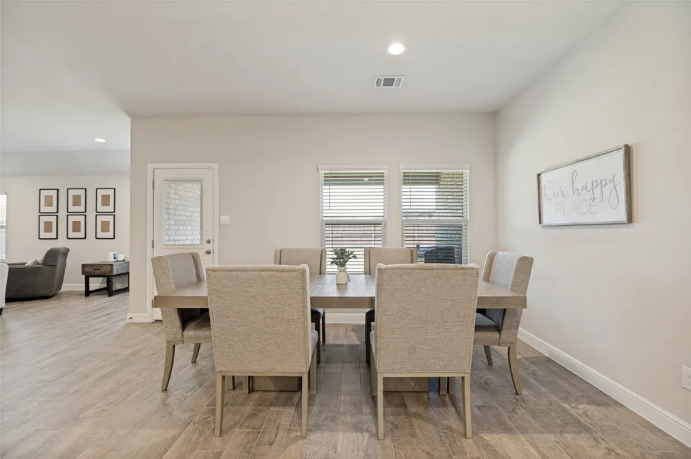 1337 Rolling Meadows Drive Cedar Hill, TX 75104