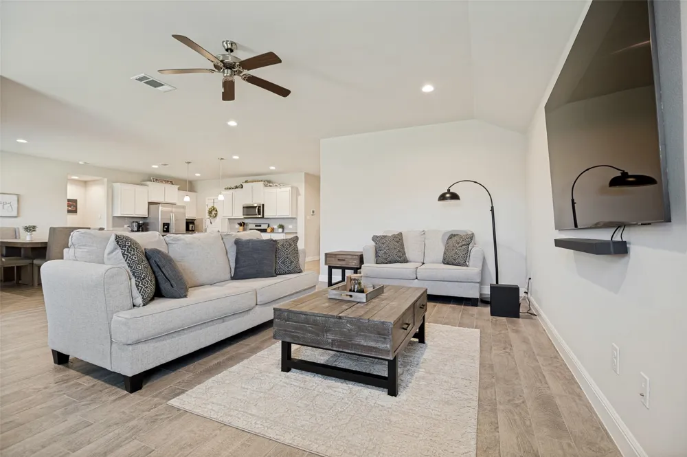 1337 Rolling Meadows Drive Cedar Hill, TX 75104