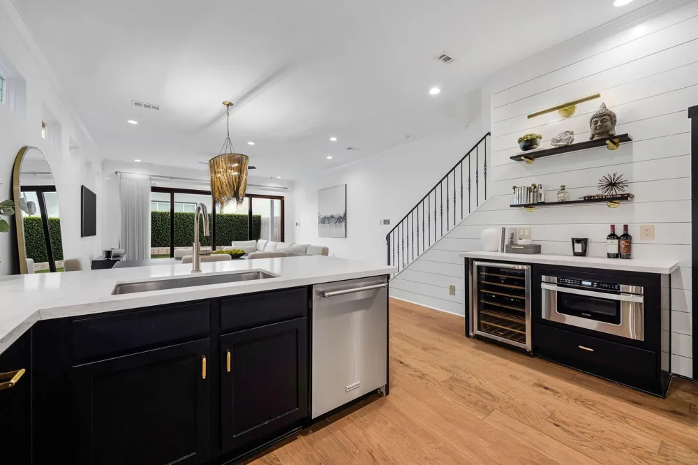 5537 Petty Street Houston, TX 77007