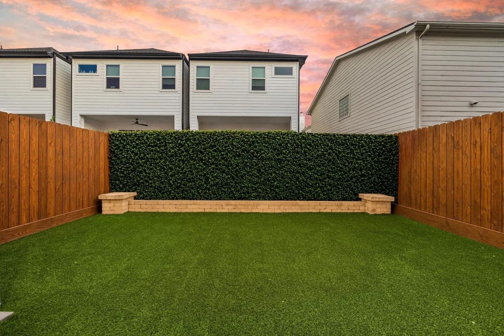 5537 Petty Street Houston, TX 77007