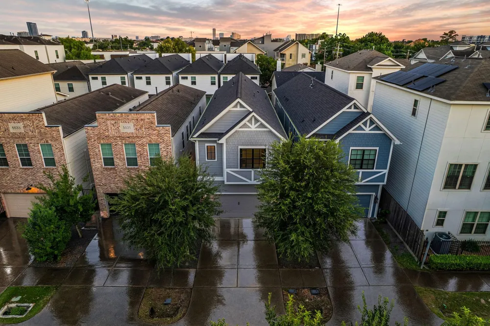 5537 Petty Street Houston, TX 77007
