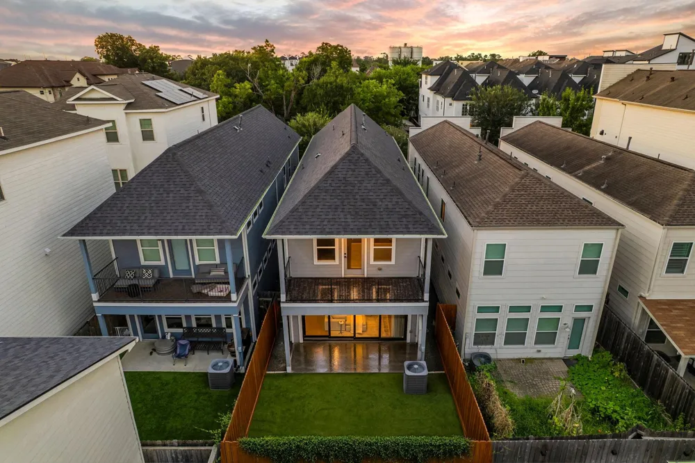 5537 Petty Street Houston, TX 77007
