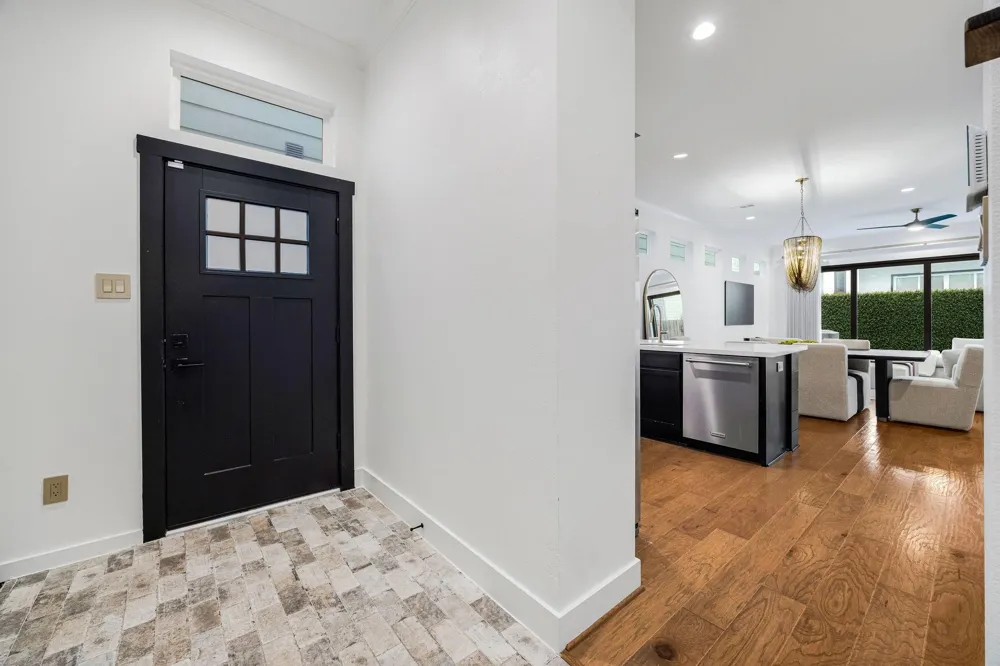 5537 Petty Street Houston, TX 77007