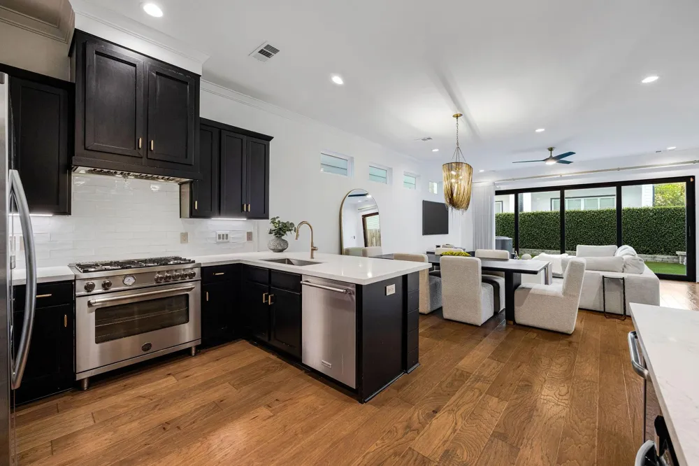 5537 Petty Street Houston, TX 77007