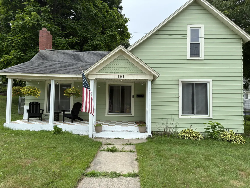 109 E Isabelle Street Belding, MI 48809