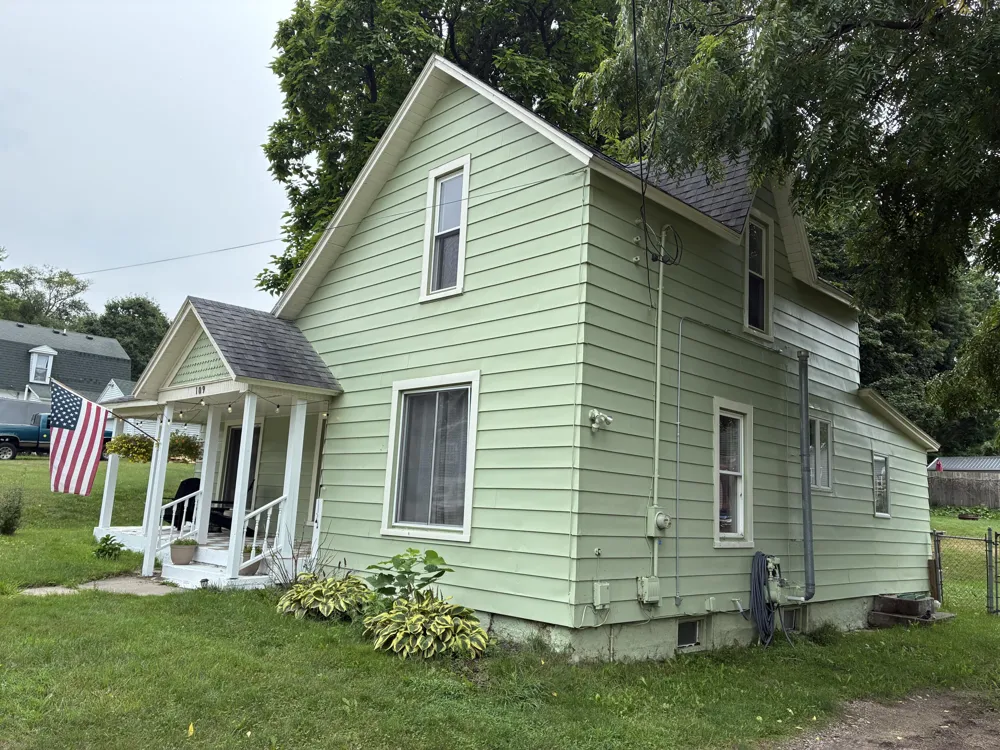 109 E Isabelle Street Belding, MI 48809