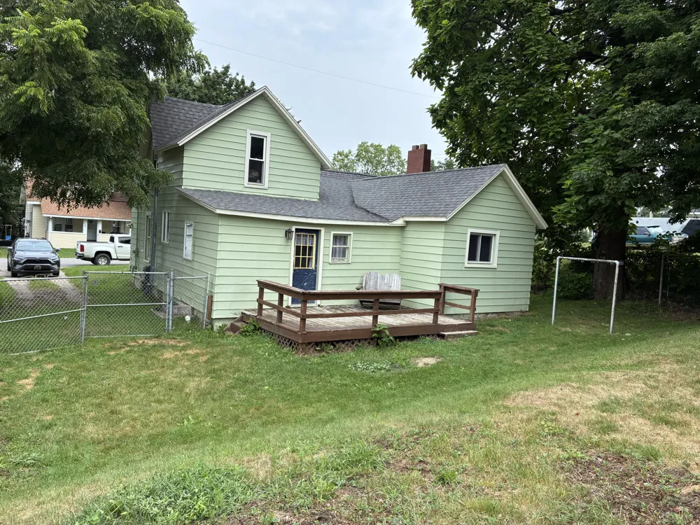 109 E Isabelle Street Belding, MI 48809