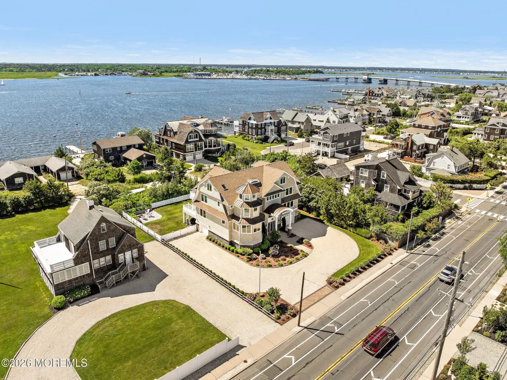 1406 Ocean Avenue Mantoloking, NJ 08738