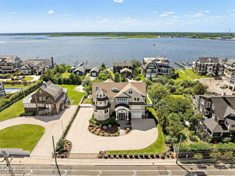1406 Ocean Avenue Mantoloking, NJ 08738