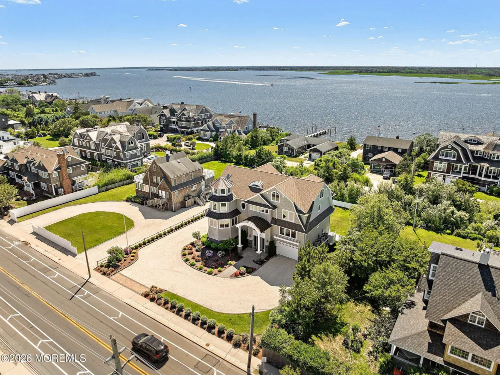 1406 Ocean Avenue Mantoloking, NJ 08738
